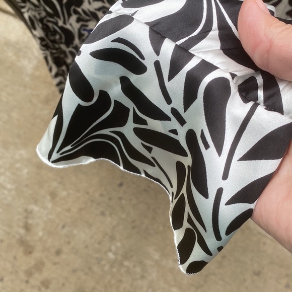 Satiny, long sleeve blouse - Picture 4 of 5